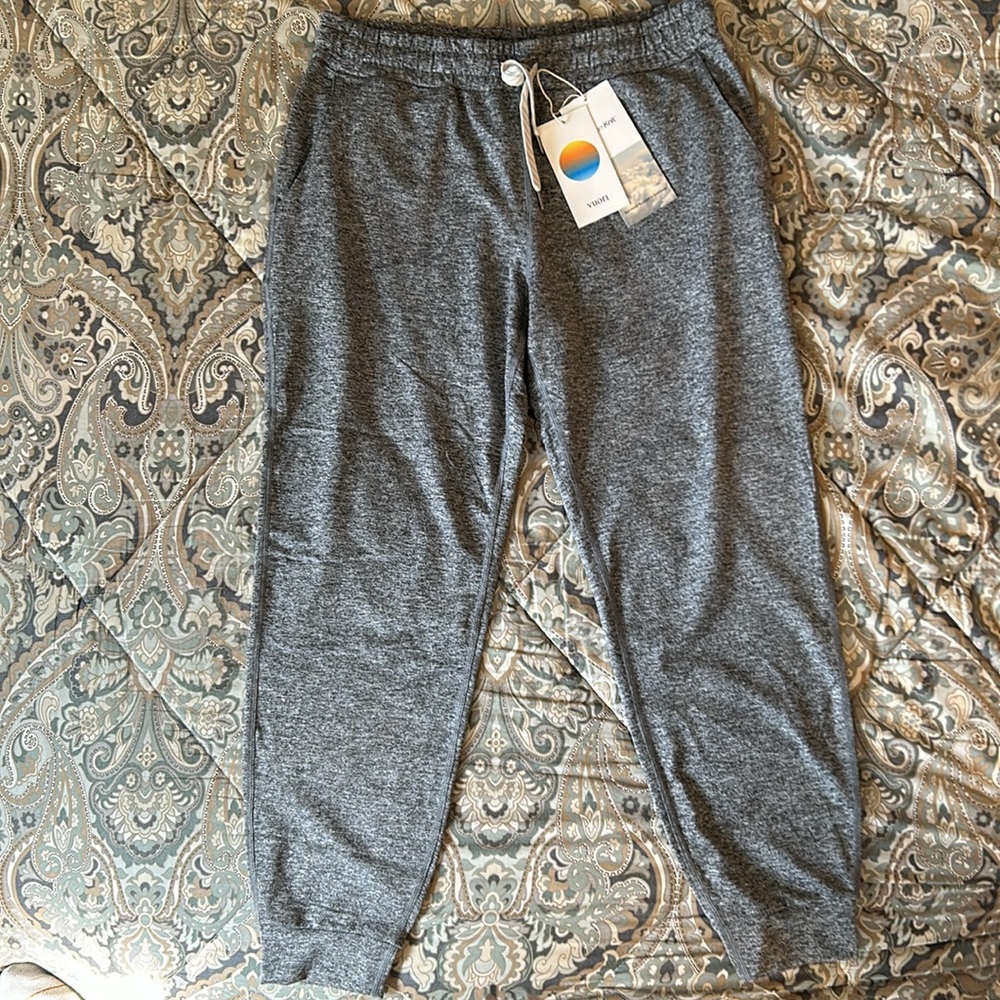 Vuori Performance Jogger- NWT!